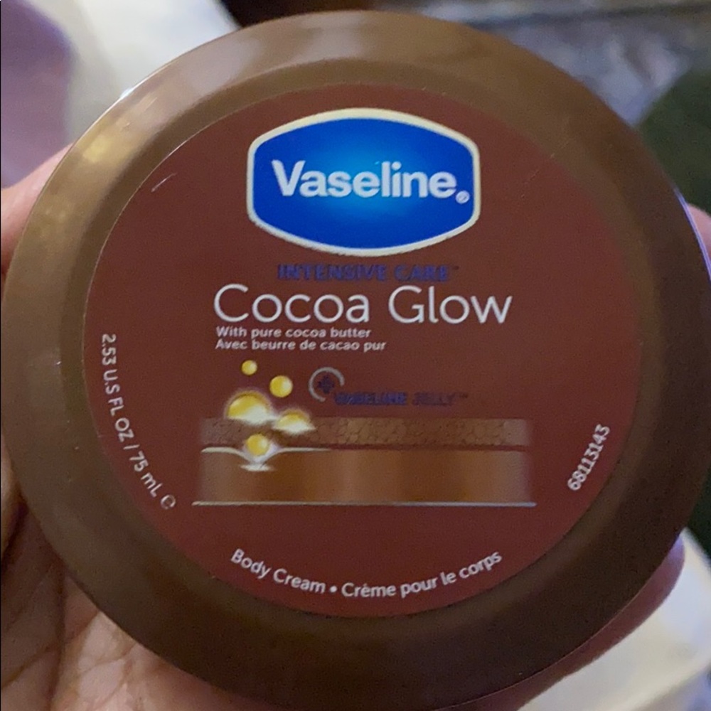 Vaseline Cocoa Glow intensive care